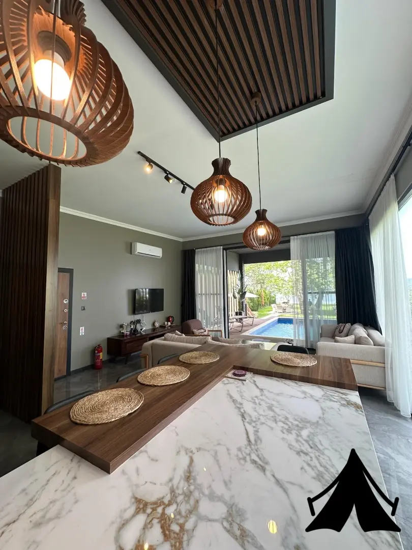 Kalimeras Deluxe – Sapanca Göl Kenarı Sıcak Havuzlu Bungalovlar Fotoğrafı