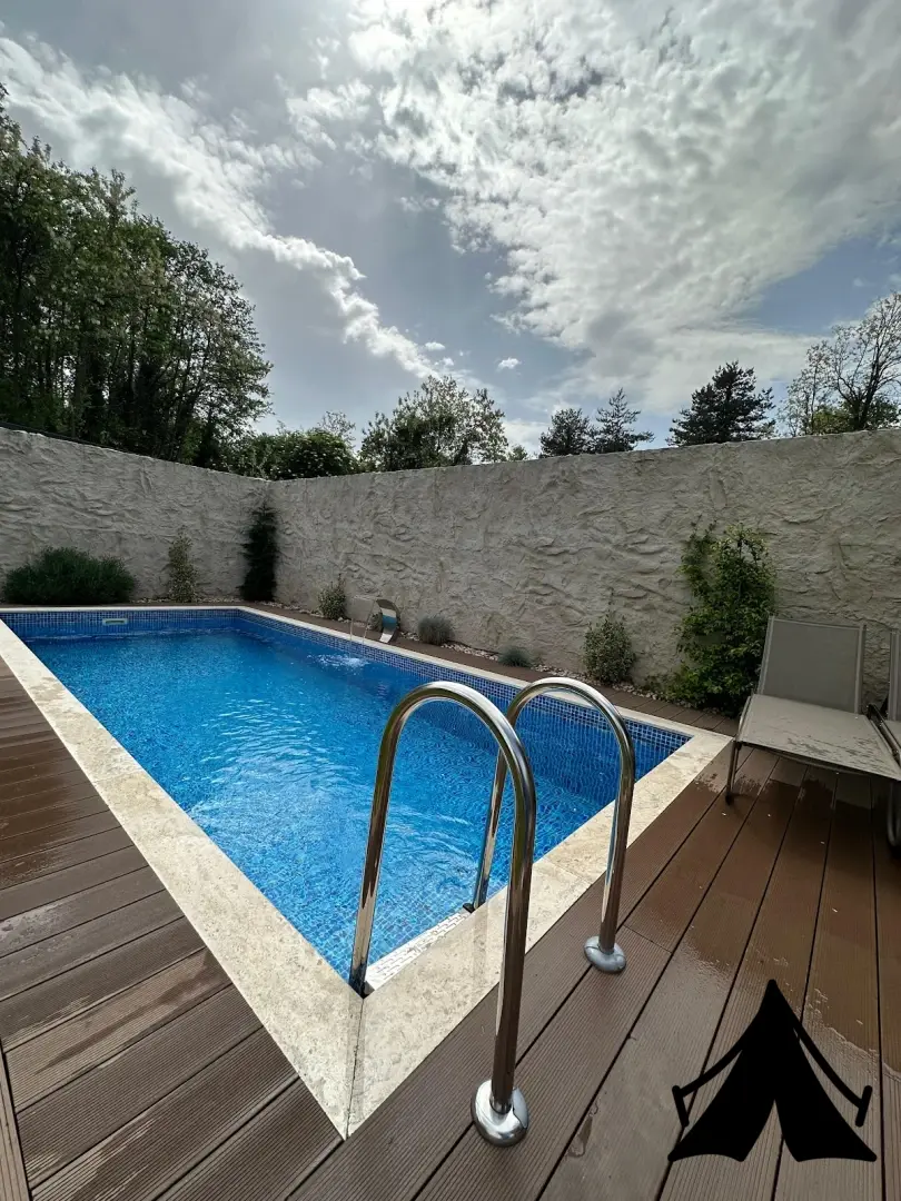 Kalimeras Deluxe – Sapanca Göl Kenarı Sıcak Havuzlu Bungalovlar Fotoğrafı