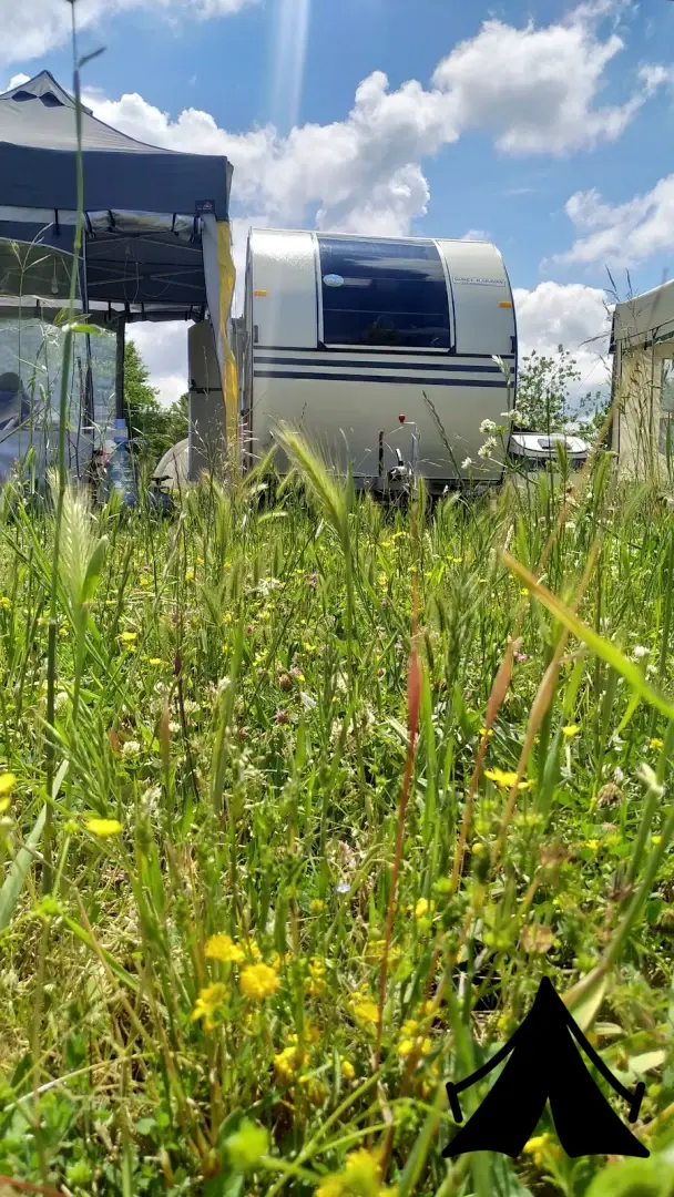 Kirpi camping karavan parkı Fotoğrafı