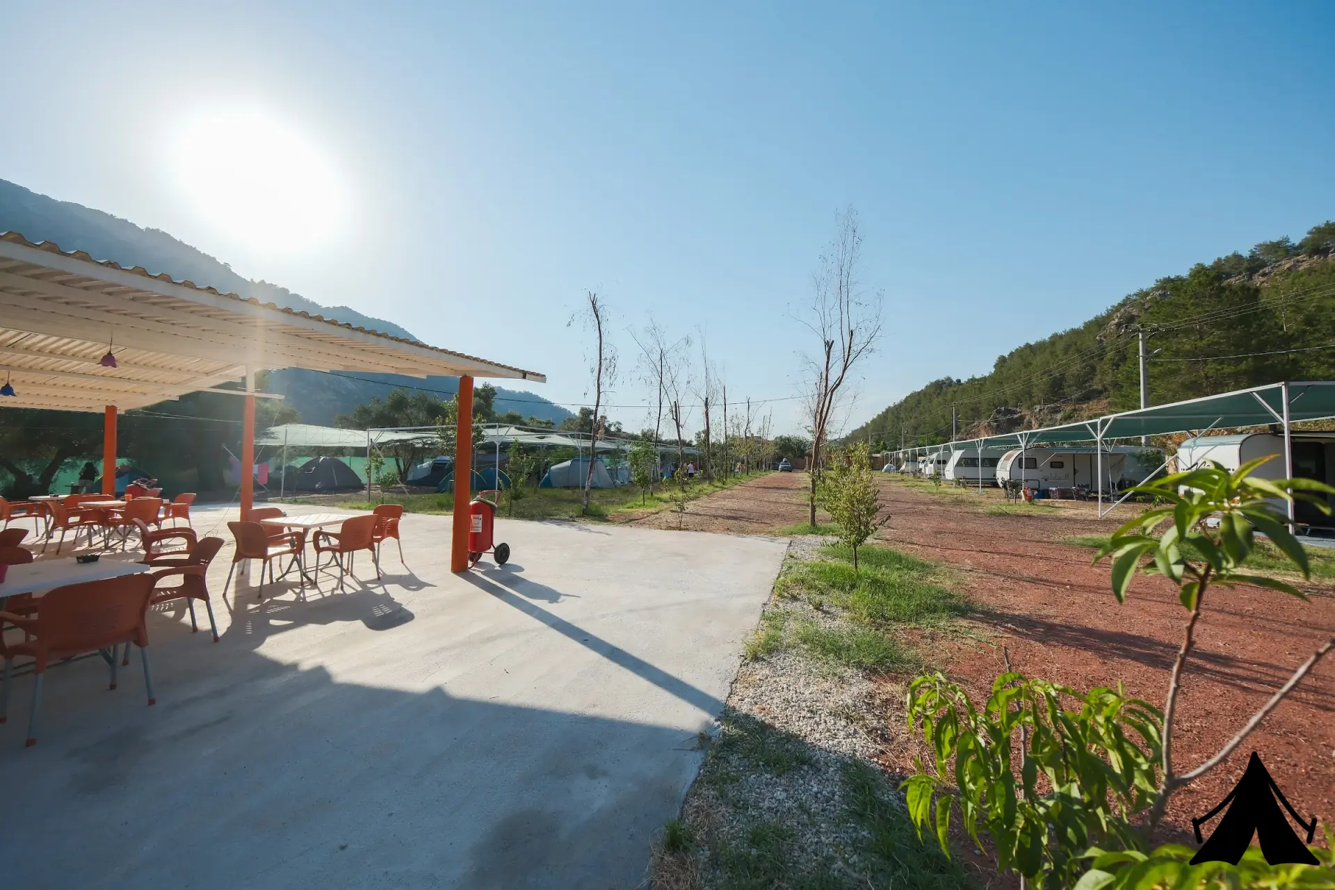 Turuncu Camping Fotoğrafı