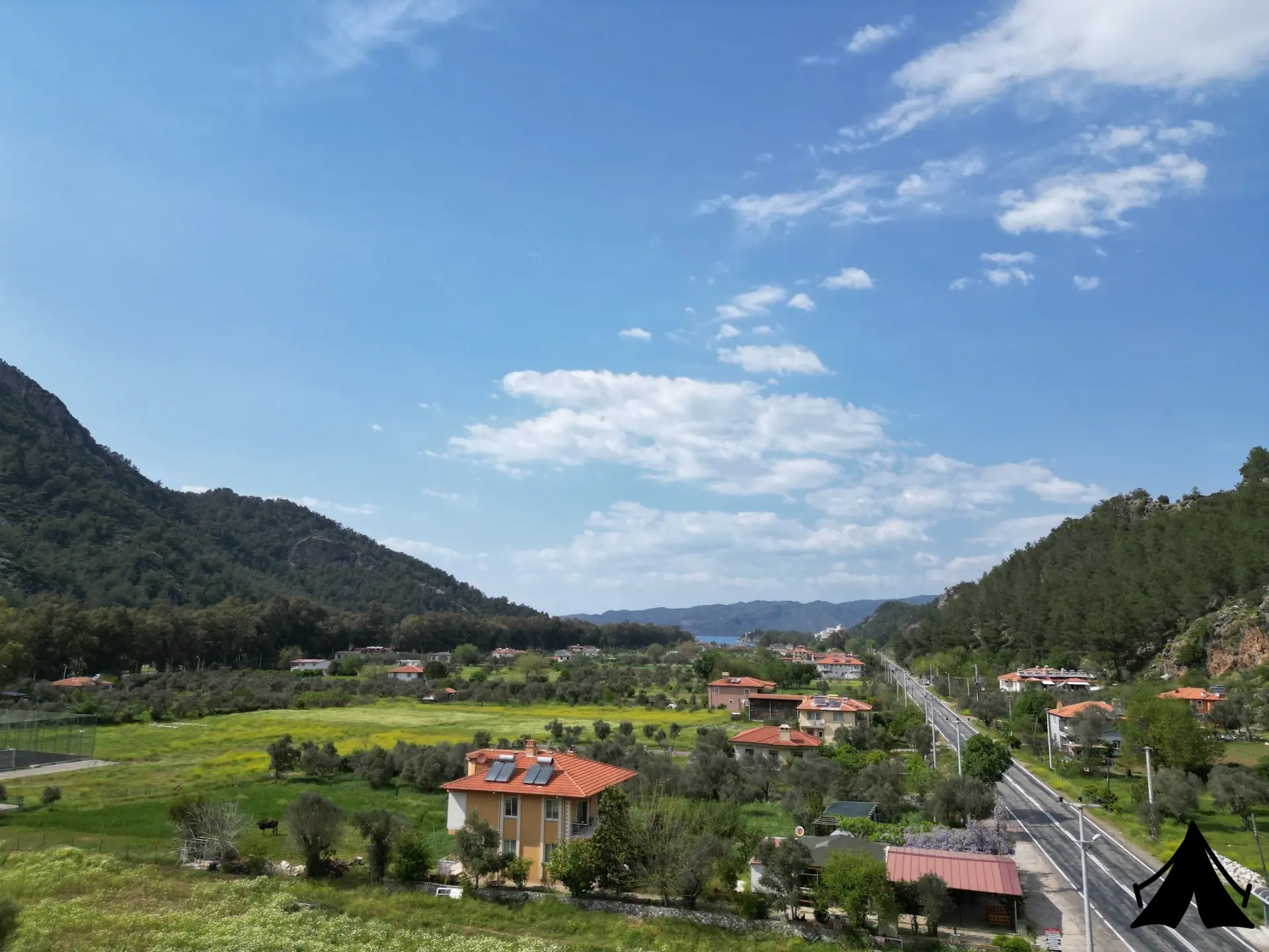 Turuncu Camping Fotoğrafı