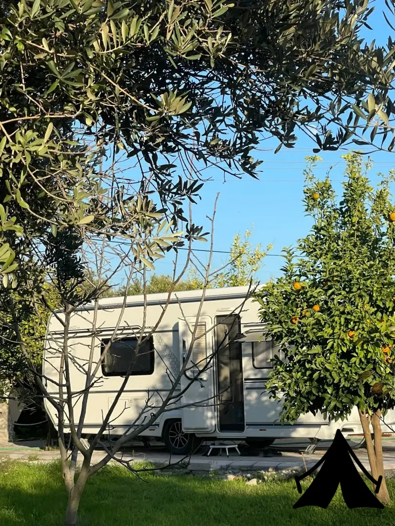 UrlaVan Karavan Parkı Fotoğrafı