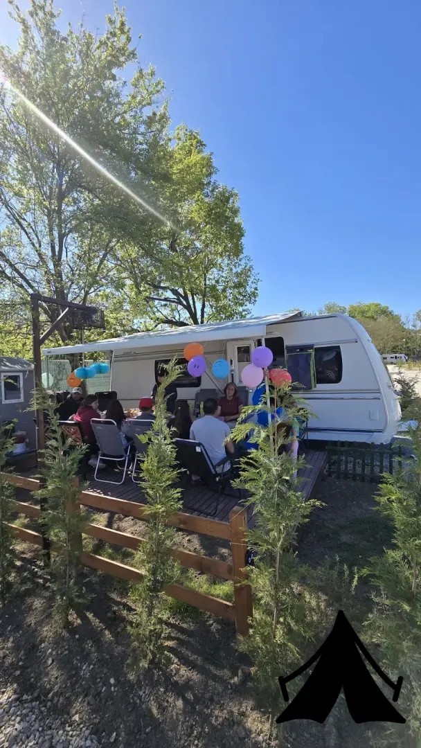 Karavanika Karavan Kampı Fotoğrafı