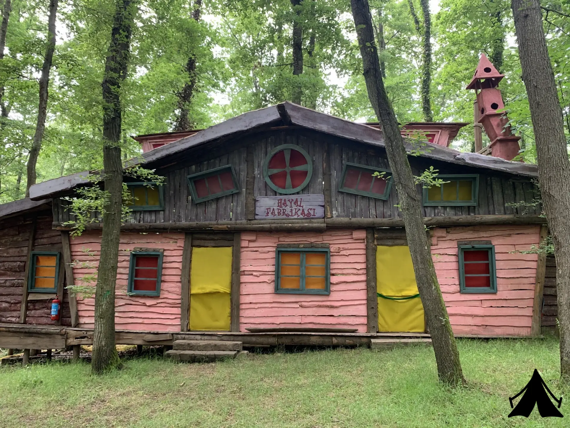 Ormanya Karavan kamp Fotoğrafı