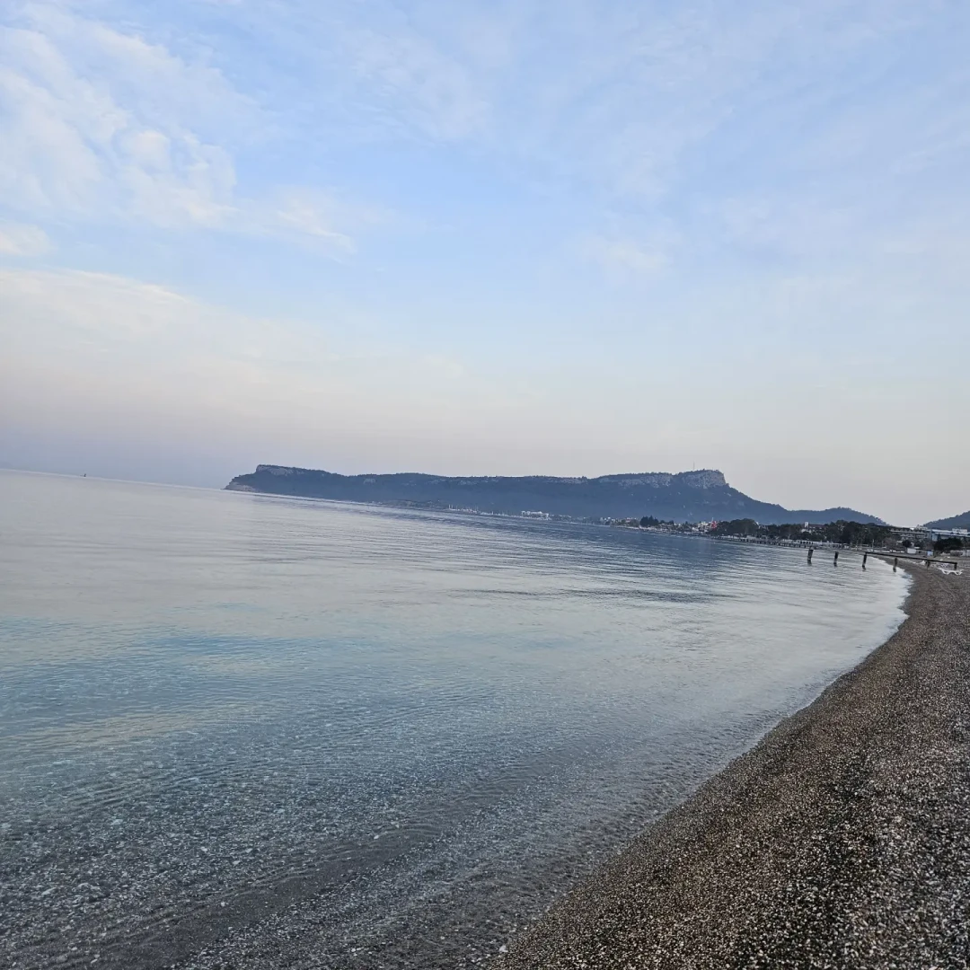 Kumsal Camping deniz manzarası