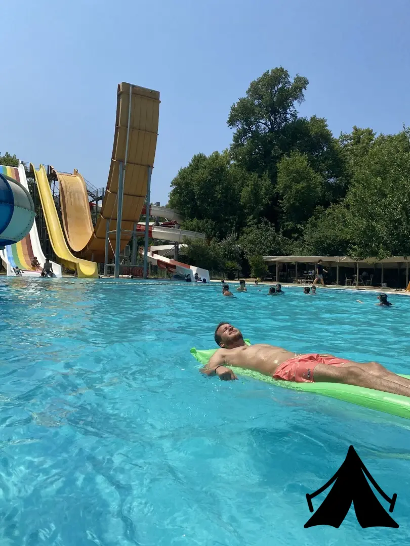 Havuzlu Bahçe Camping Fotoğrafı