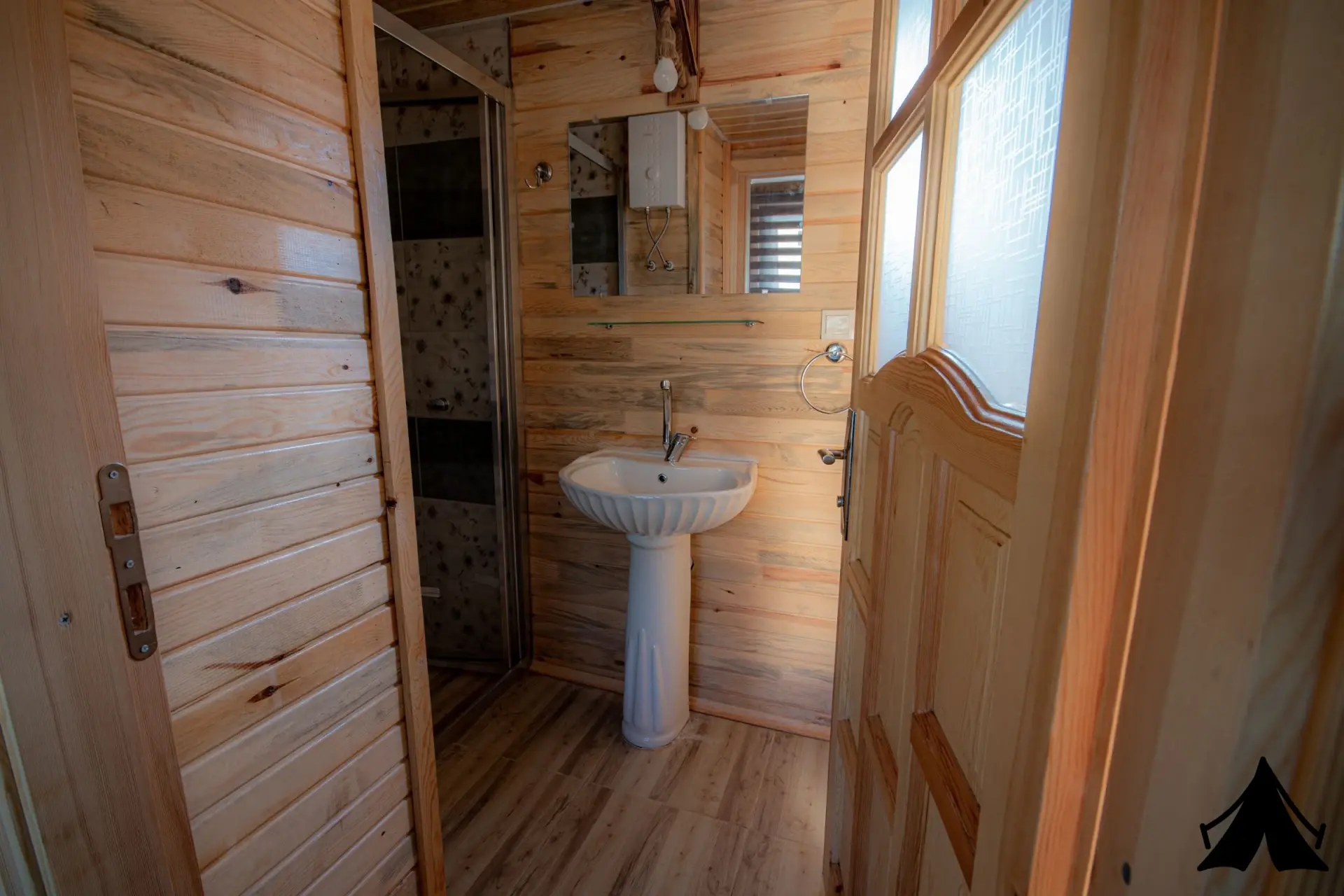 Alpstar Restaurant &amp; Camping Fotoğrafı