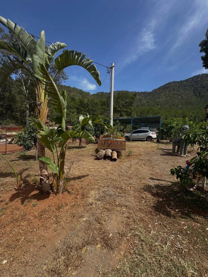 Adrasan Camping tabela girişi