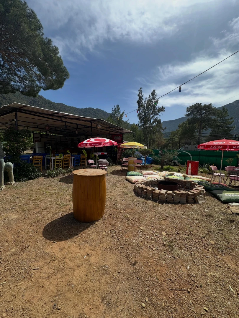 Adrasan Camping ateş çukuru alanı