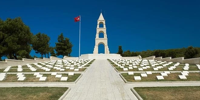 Kırmızı Sırt 125. Alay Siperleri — fotoğraf 2