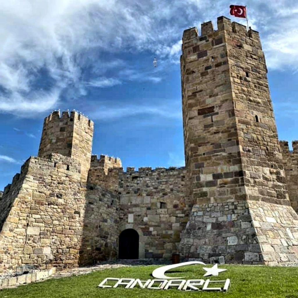 Çandarlı Kalesi — fotoğraf 4