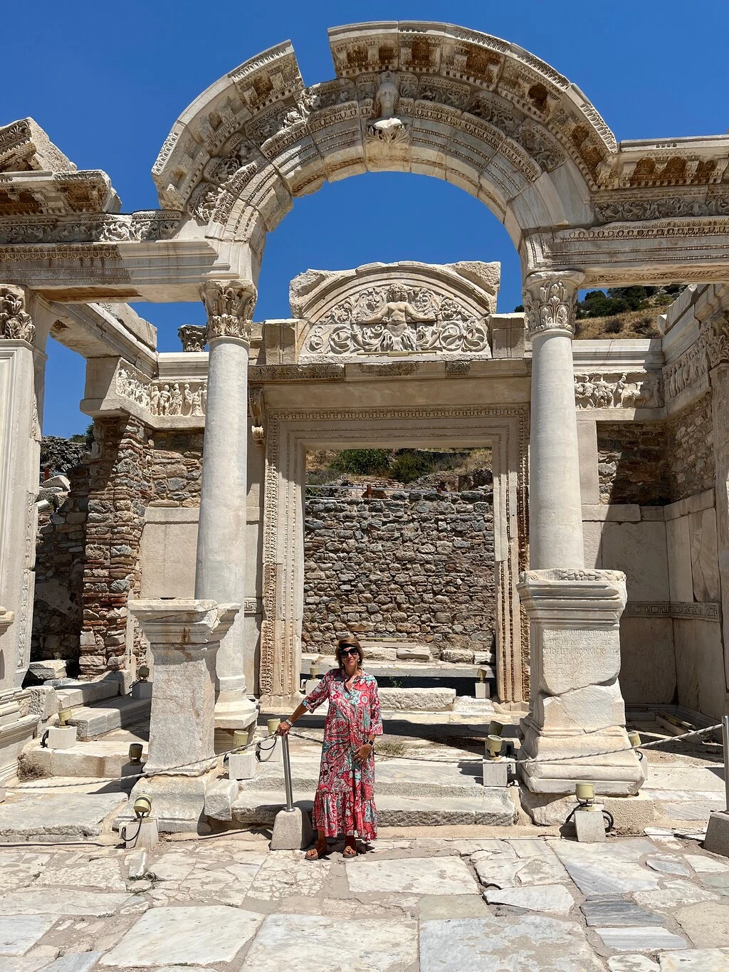 Hadrian Tapınağı — fotoğraf 5