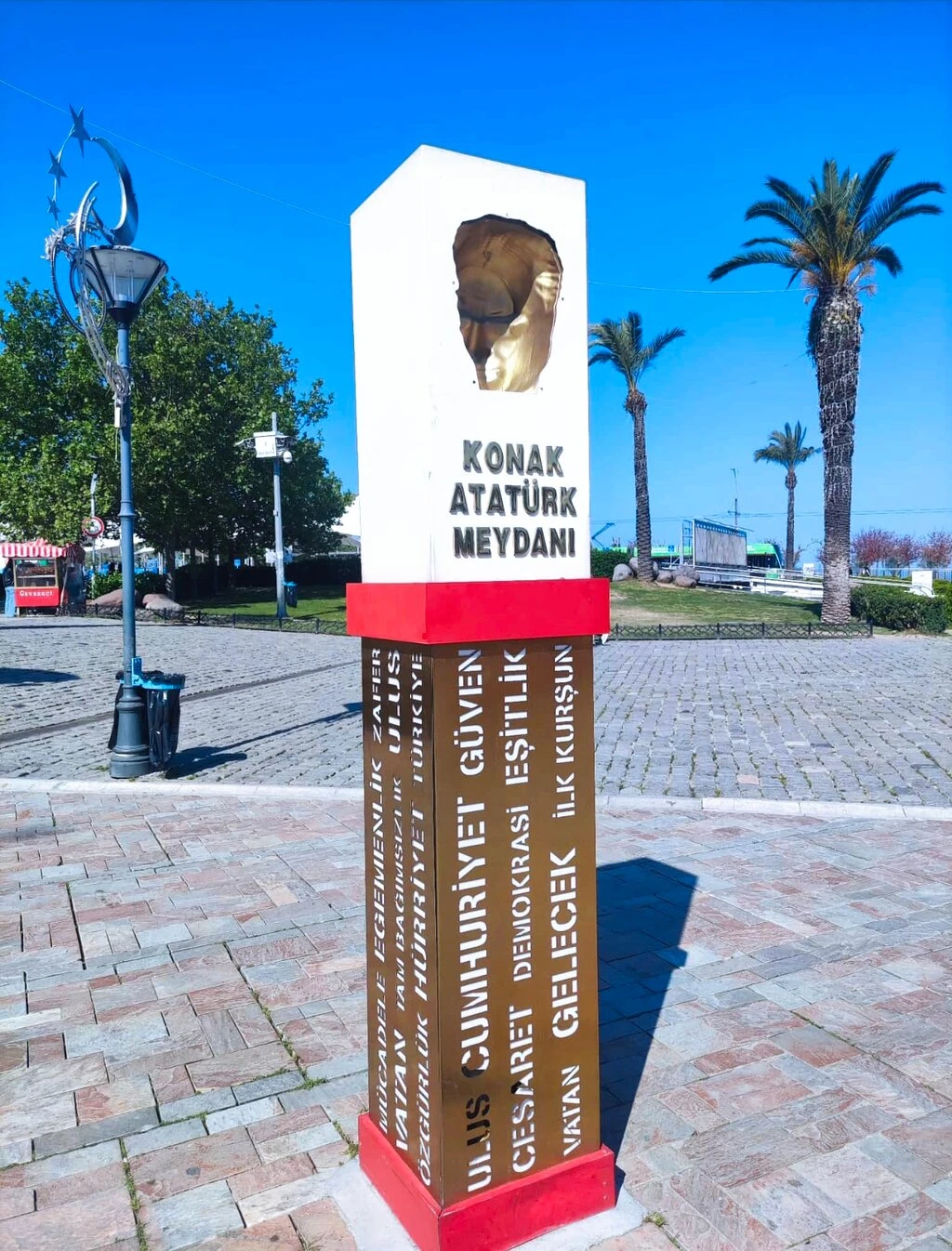 Konak Meydanı — fotoğraf 2
