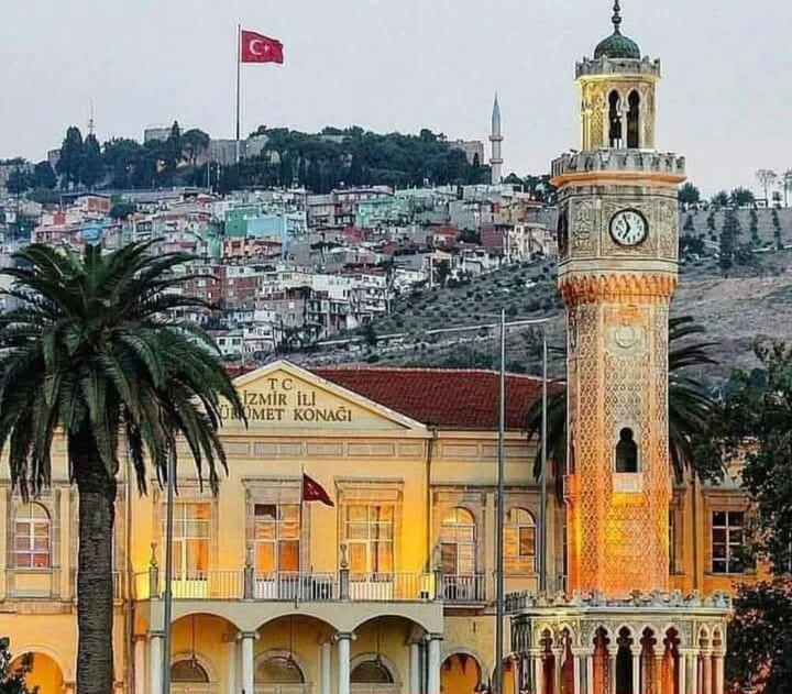 Konak Meydanı — fotoğraf 3