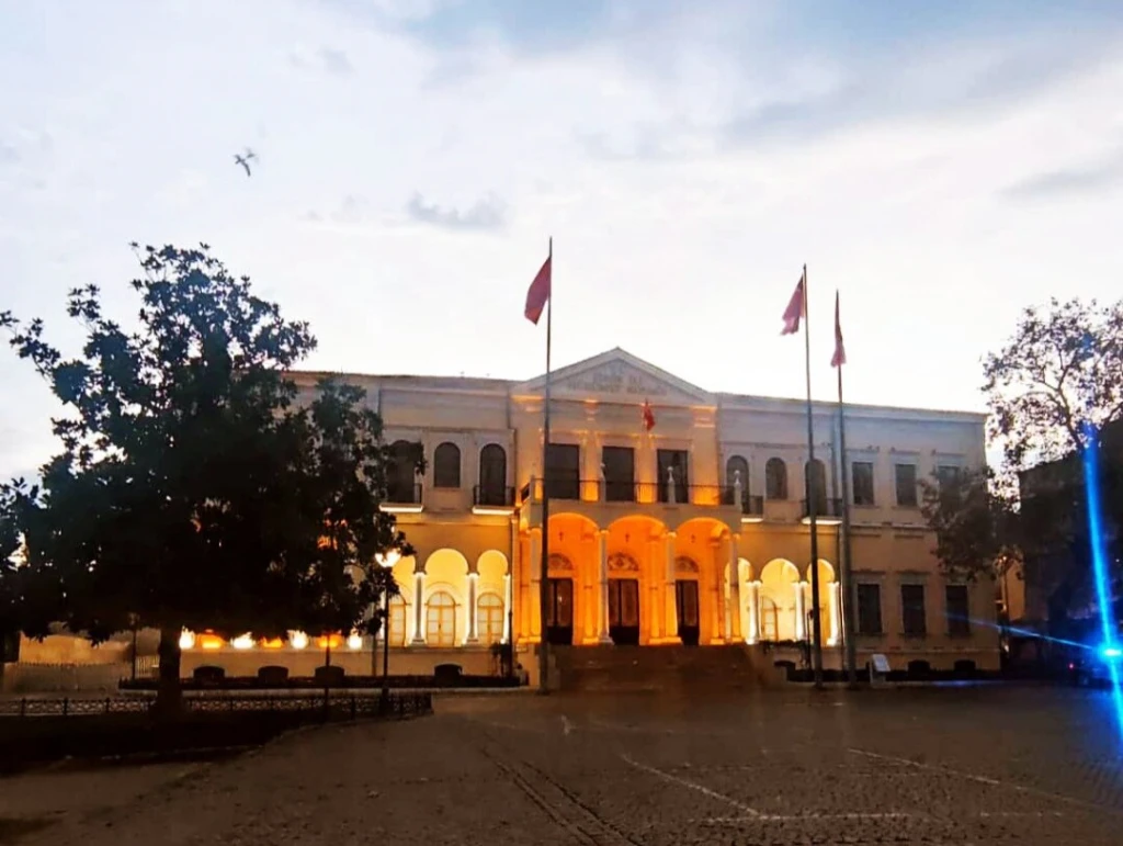 Konak Meydanı — fotoğraf 5