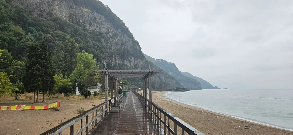 Güzelcehisar Plajı — fotoğraf 2