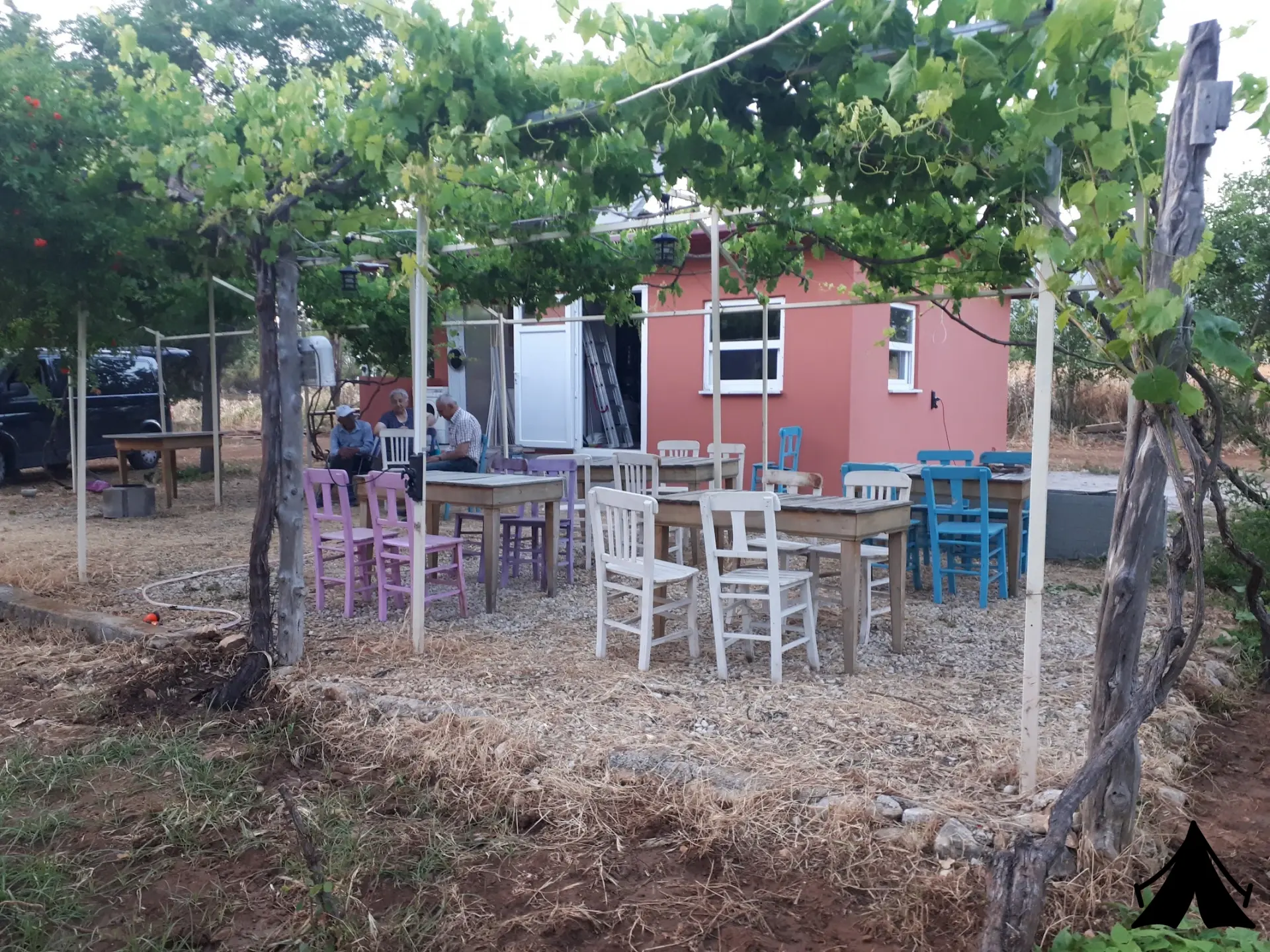 Dostlar camping